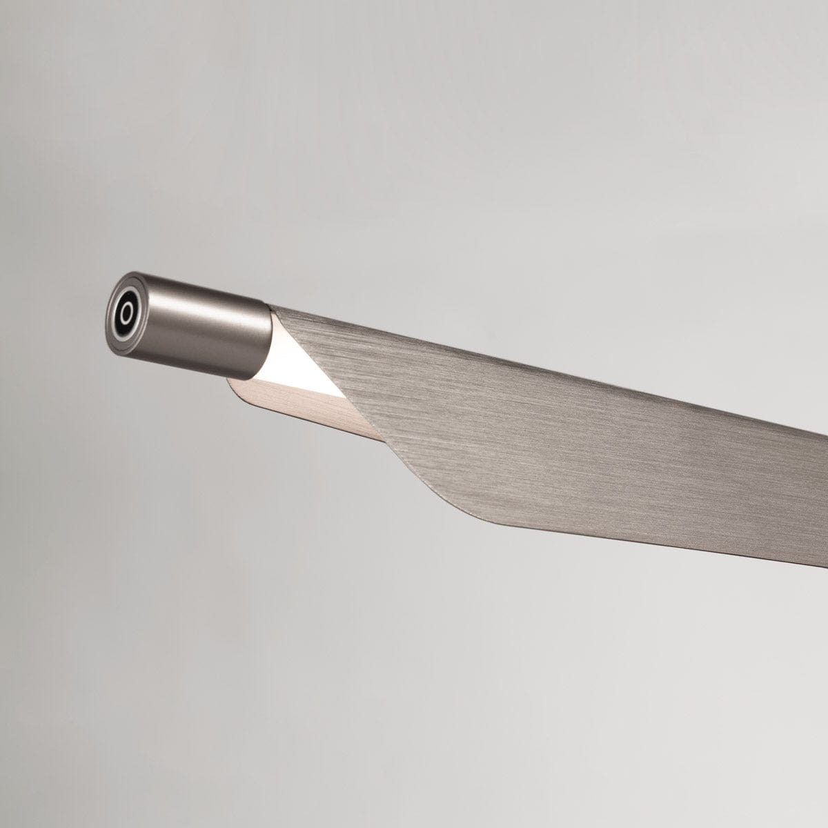 JAQUE ADJUSTABLE LINEAR PENDANT LIGHT