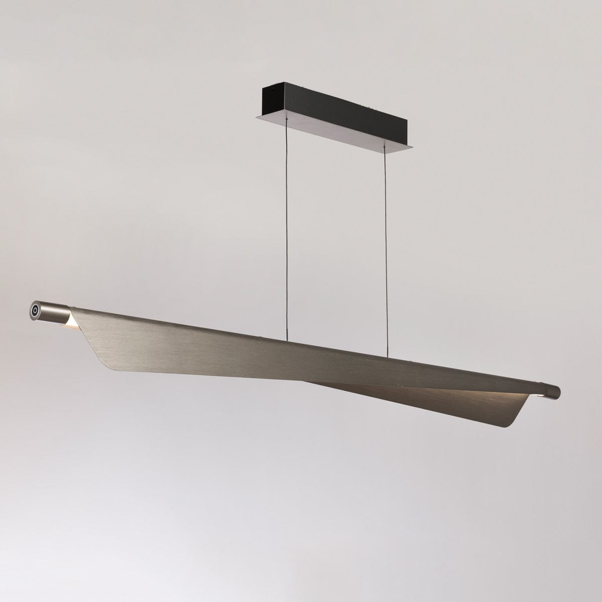 JAQUE ADJUSTABLE LINEAR PENDANT LIGHT
