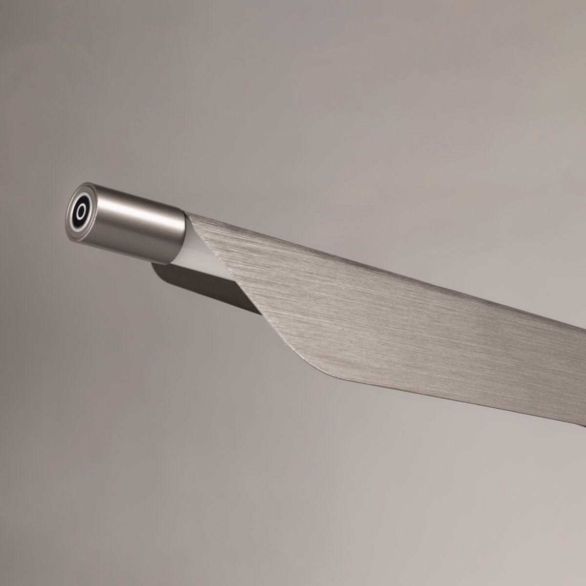 JAQUE ADJUSTABLE LINEAR PENDANT LIGHT
