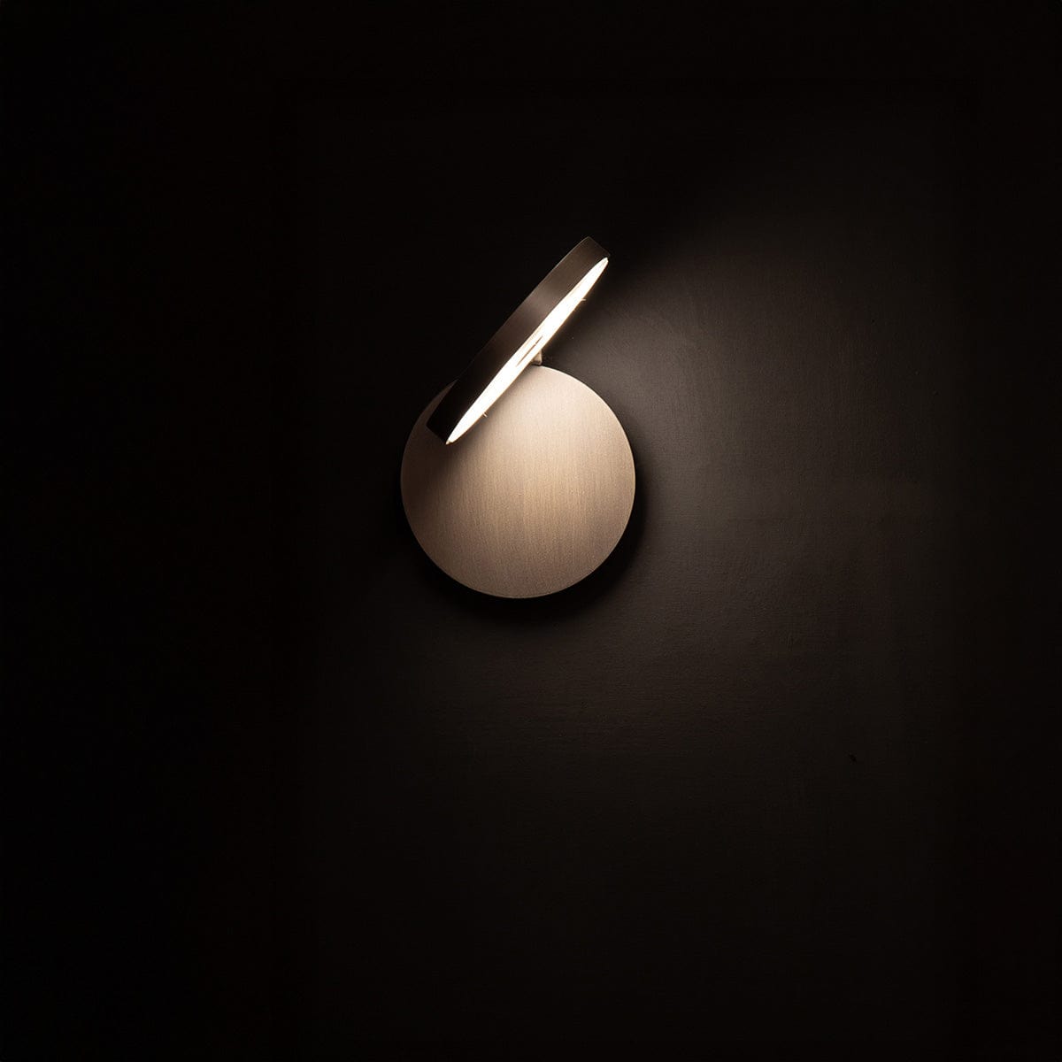 OLIMPIA LED WALL LIGHT