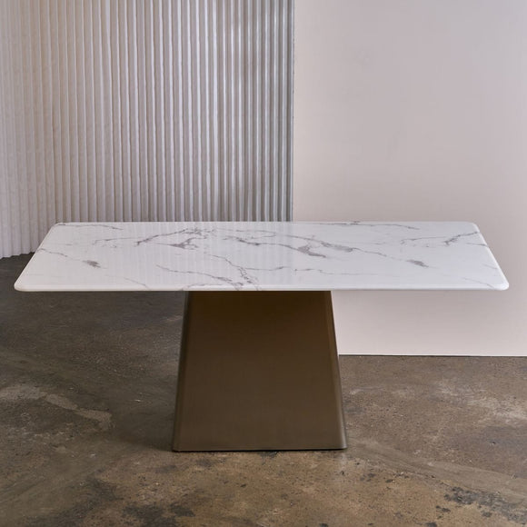 BOLITA DINING TABLE